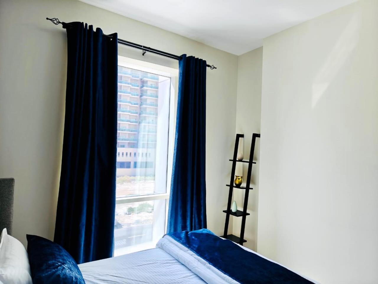 369 Stays- 1 Bedroom Apartment In Sports City Dubai Bagian luar foto