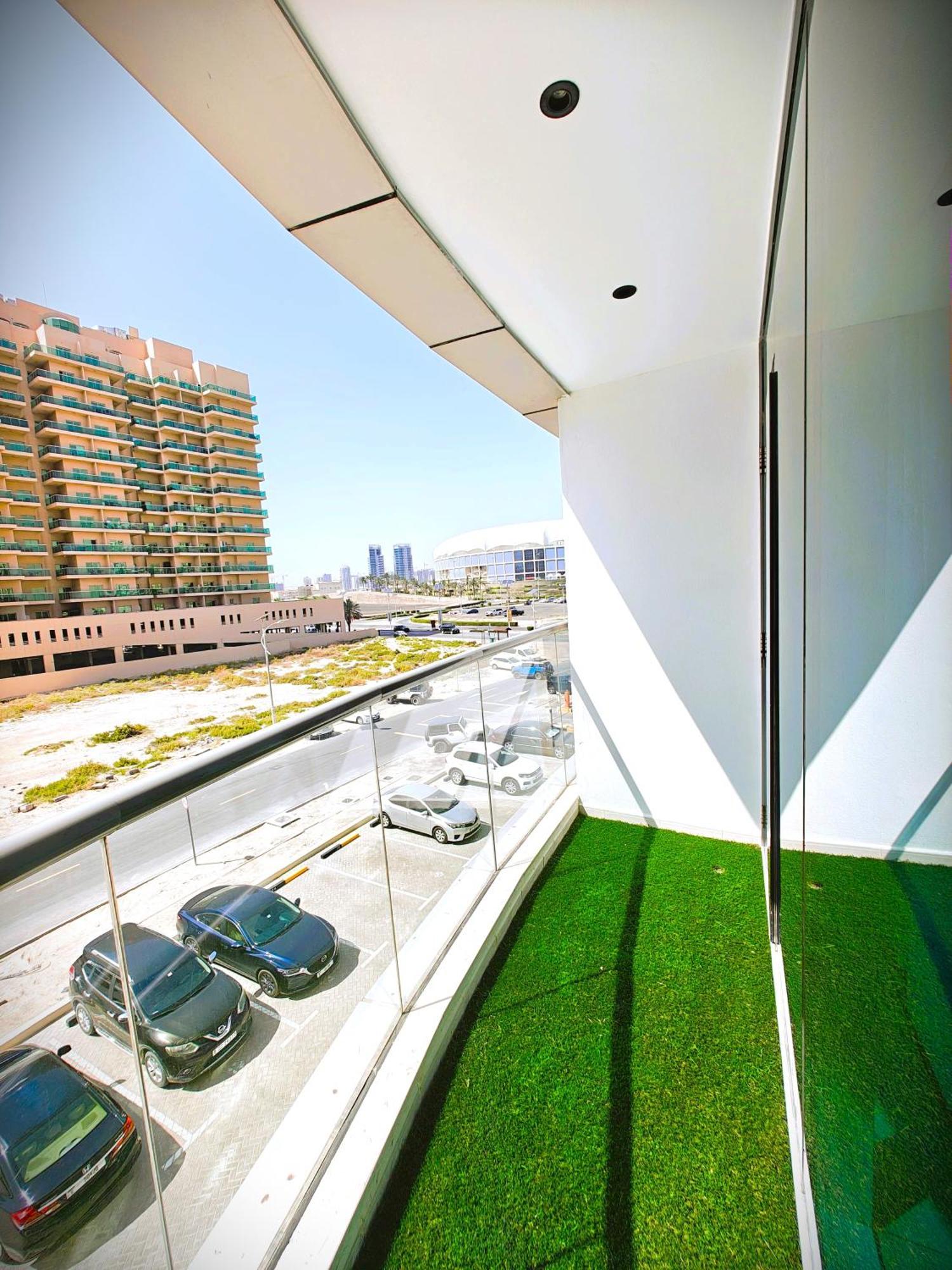 369 Stays- 1 Bedroom Apartment In Sports City Dubai Bagian luar foto