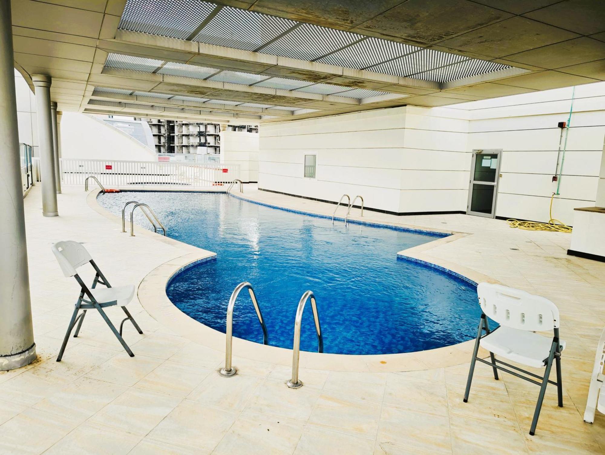 369 Stays- 1 Bedroom Apartment In Sports City Dubai Bagian luar foto