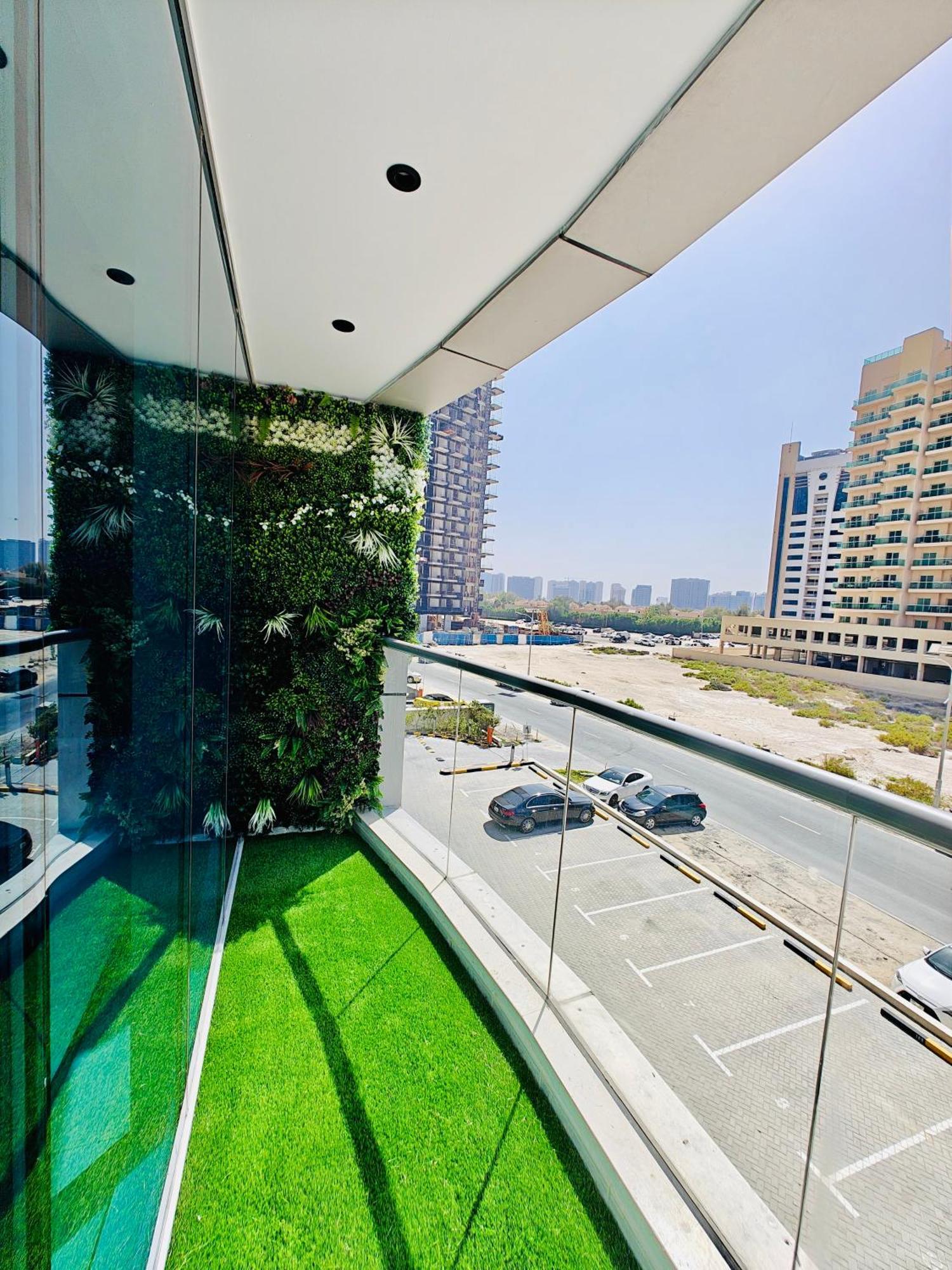 369 Stays- 1 Bedroom Apartment In Sports City Dubai Bagian luar foto