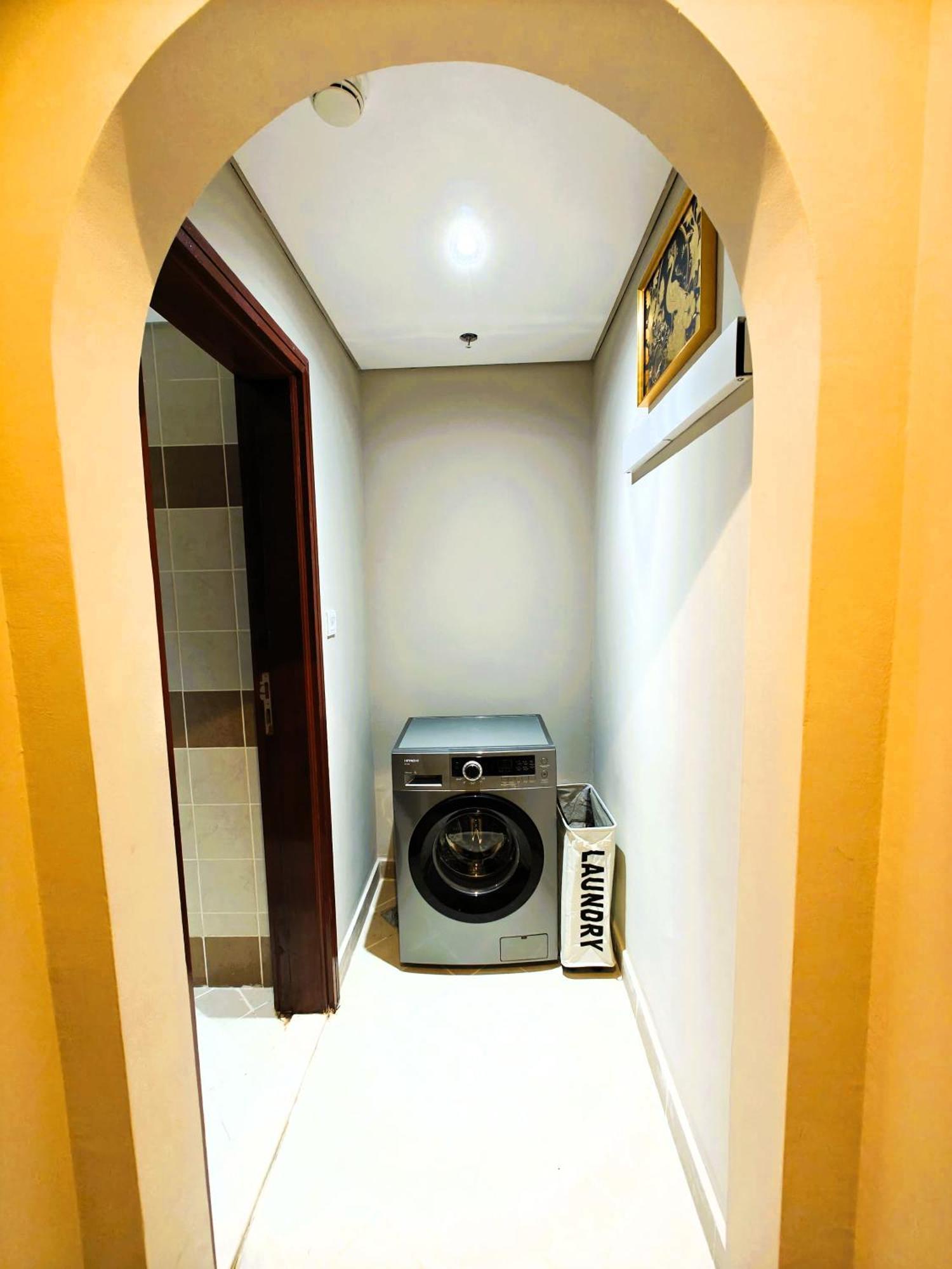 369 Stays- 1 Bedroom Apartment In Sports City Dubai Bagian luar foto
